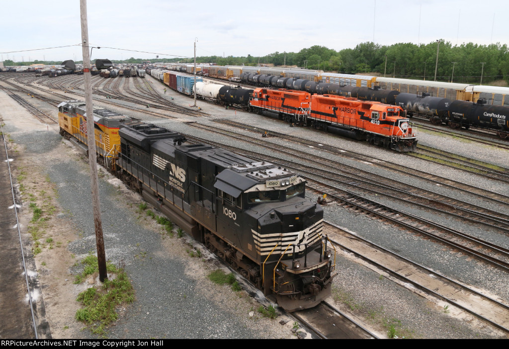 An IHB job works the yard as NS & UP power rest nearby